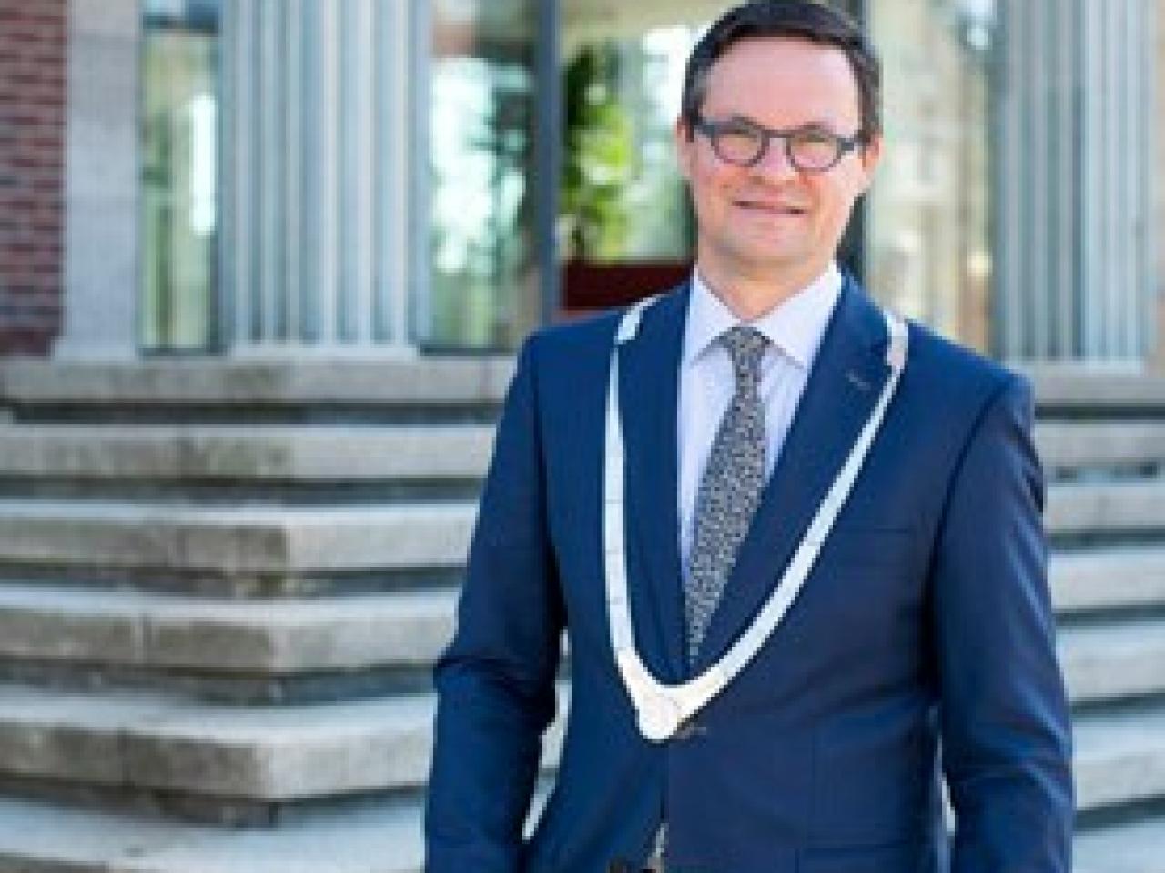 Burgemeester Bas van den Tillaar